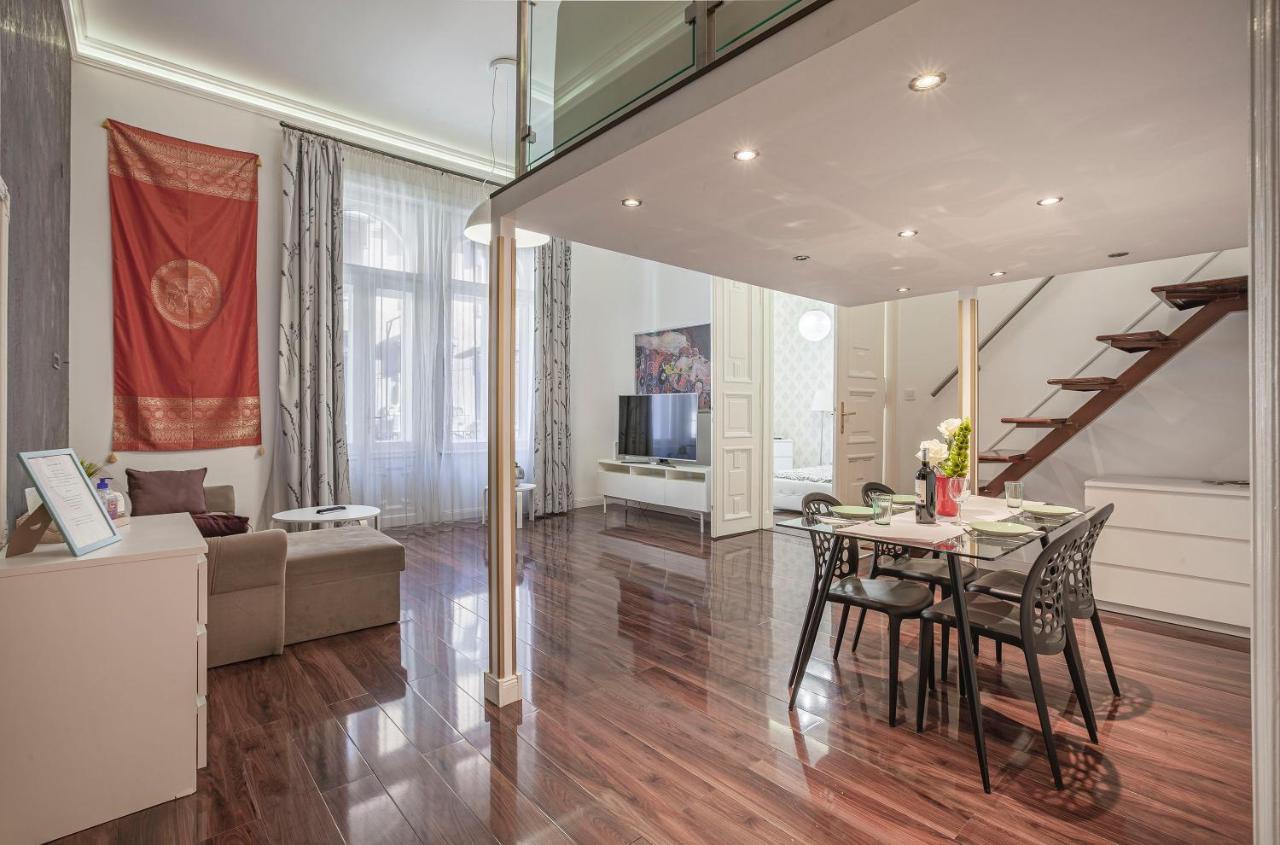 Luxury Art Deco Flat / Big Balcony Apartment Budapest Bagian luar foto